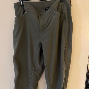 Kuhl olive green trekr